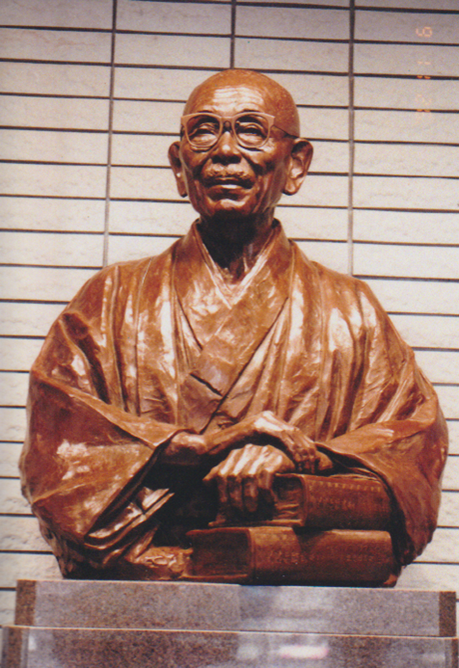 同大統領と弊社社長 写真撮影の為同国へ1982年